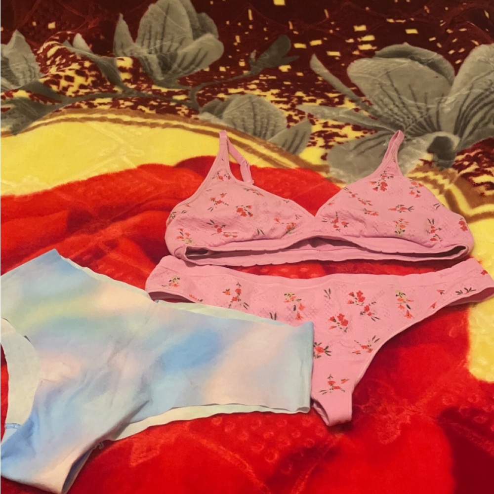Pink Victoria’s Secret bralette medium panty thong bundle lot